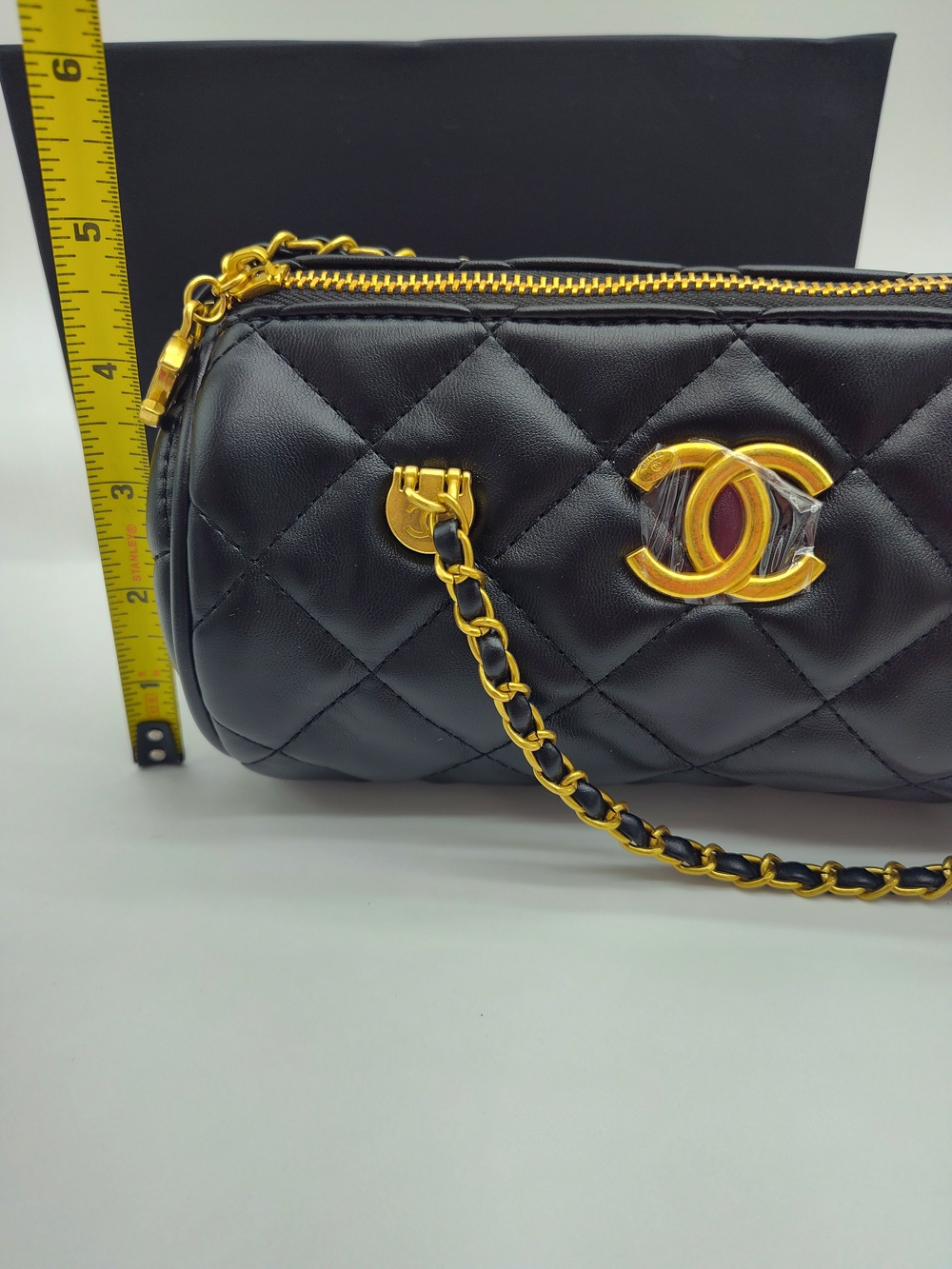 CHANEL Makeup Promotional Black Quilted Barrel Vanity Bag Pearl Chain Beaute - Picture 11 of 14